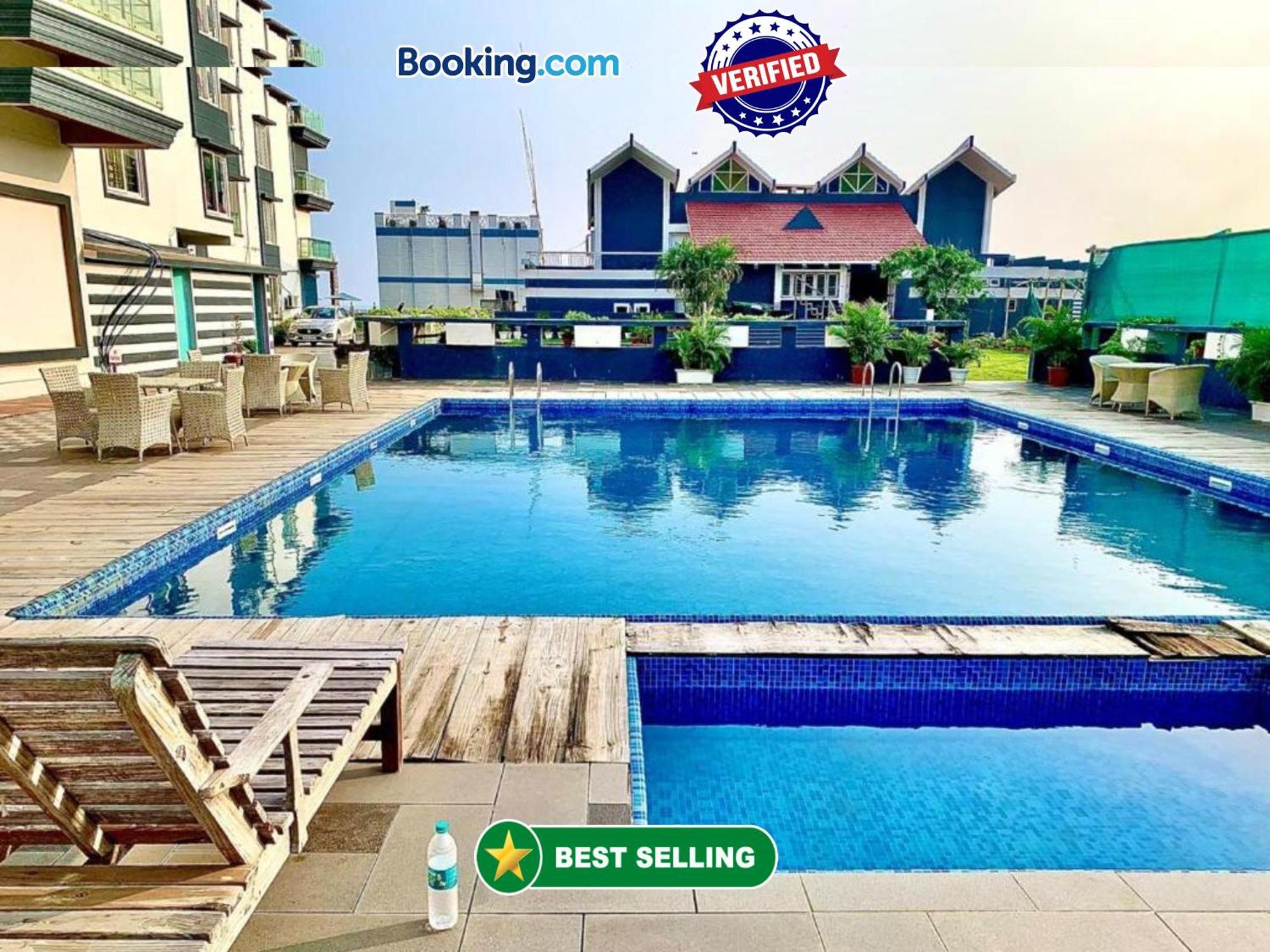 Gr Palace, In Front Of Sea-Beach With Breakfast, Swimming-Pool, Fully Air-Conditioned, Hotel With Parking Availability Puri Kültér fotó